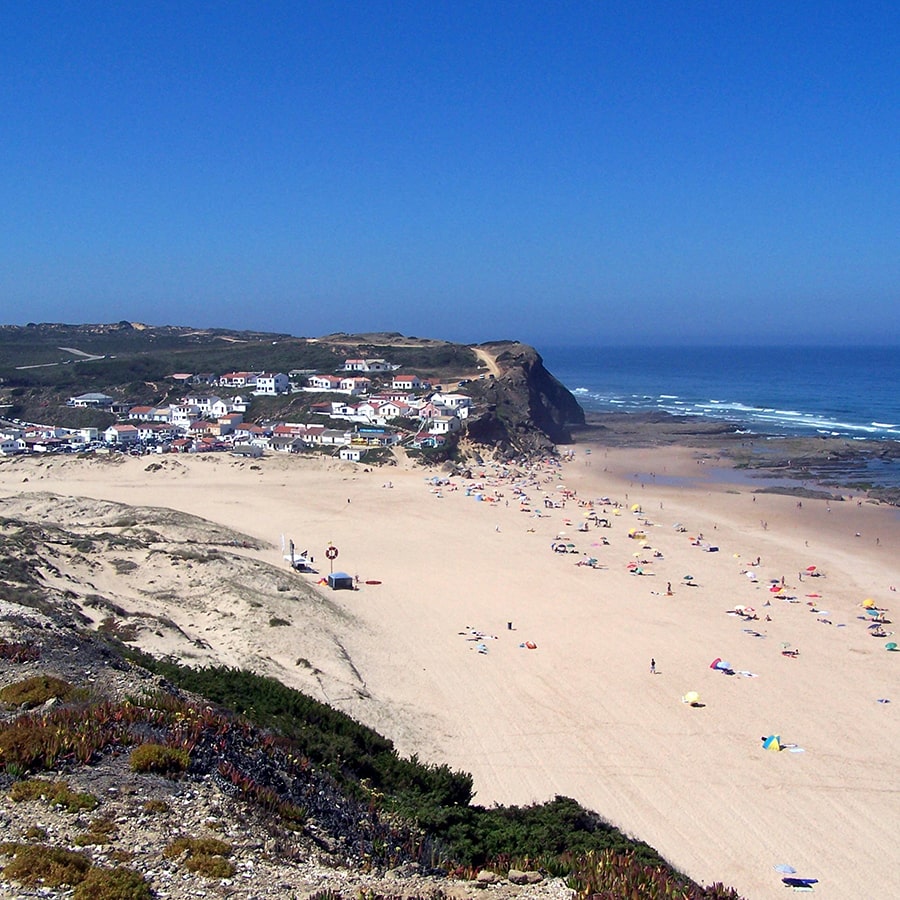 praia de monte clérigo aljezur